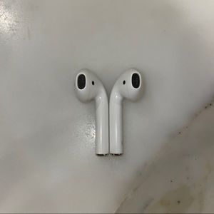 Apple gen 1 Airpods!